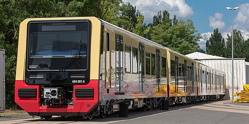 Modern: die Frontansicht der neuen S-Bahn 483/484 Ab 2021 werden auf dem Teilnetz Ring/Südost die neuen S-Bahnzüge fahren