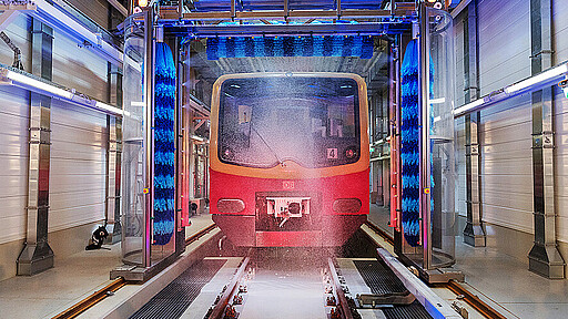 For ecological reasons, the washing plant in Friedrichsfelde has a closed circuit and uses the water several times.