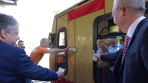 Taufe Stahnsdorf Getauft wird feierlich mit Sekt!