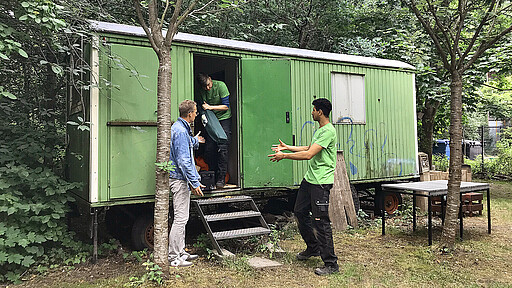 Verein „SOS-Kinderdorf“ Zwei alte Zirkuswagen wurden im Sommer 2018 ausgebaut sodass Gruppen dort übernachten und ihre natur- und erlebnis-pädagogischen Angebote realisieren können.