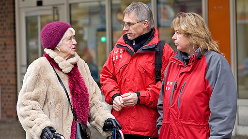 Persönlicher Service für Fahrgäste Der Begleitservice beginnt an der Haustür und endet am Zielort